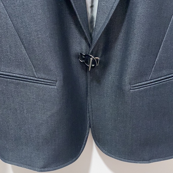 tahari blazer - Picture 2 of 4